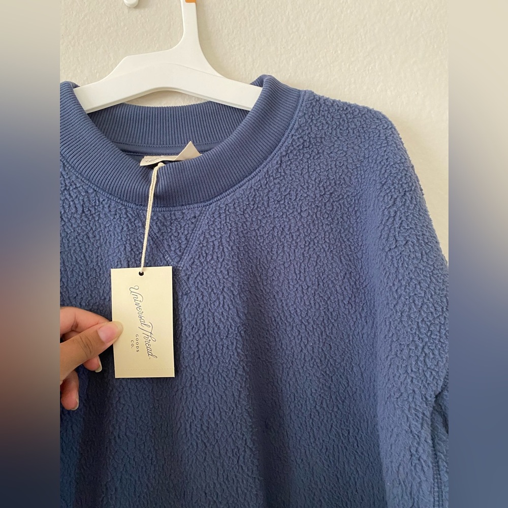 5 pack NWT Universal thread BLUE polyester crew neck